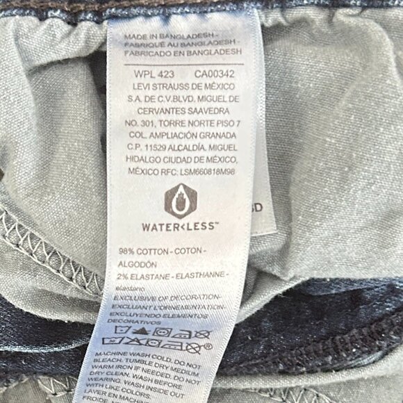 Levis Signature Womens Jeans Straight Leg Feathered Dark Medium Rise Sz 32 / 30 - Picture 5 of 6